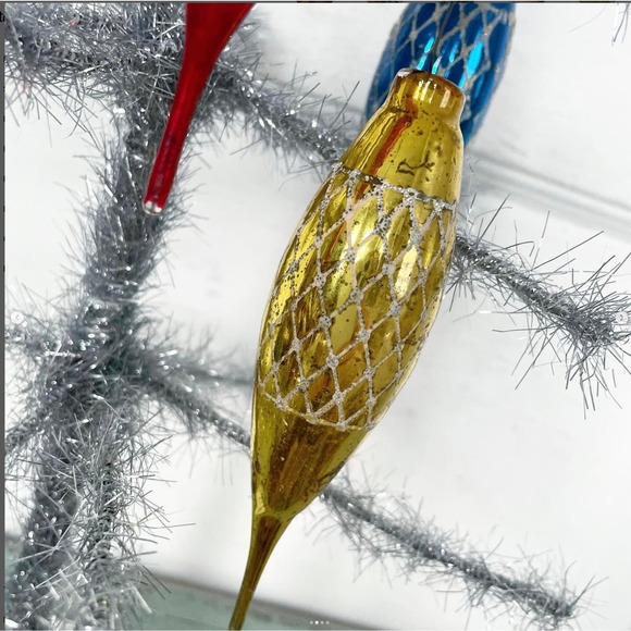 Vintage Christmas Ornaments Teardrop Icicle Glass Glittered Stencil No Caps SET3 - Picture 2 of 3